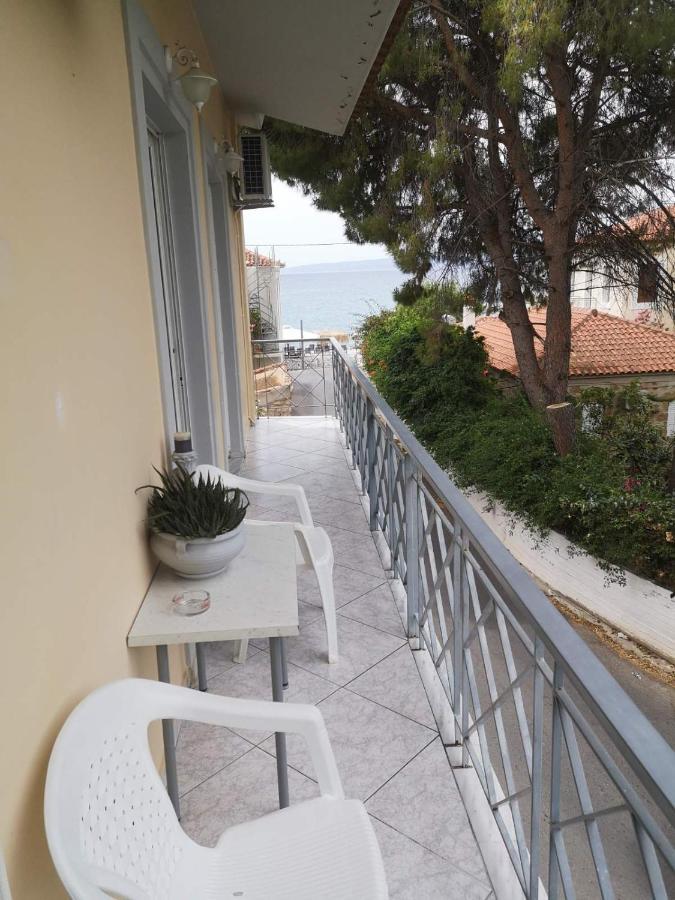 Panos & Antzy Apartments Kalamata Bagian luar foto