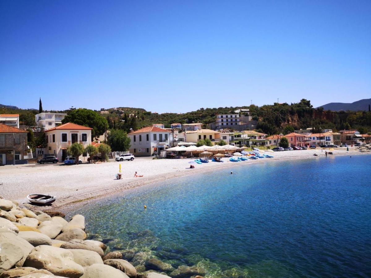 Panos & Antzy Apartments Kalamata Bagian luar foto