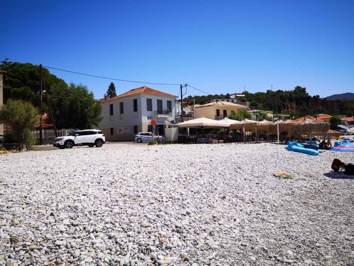 Panos & Antzy Apartments Kalamata Bagian luar foto