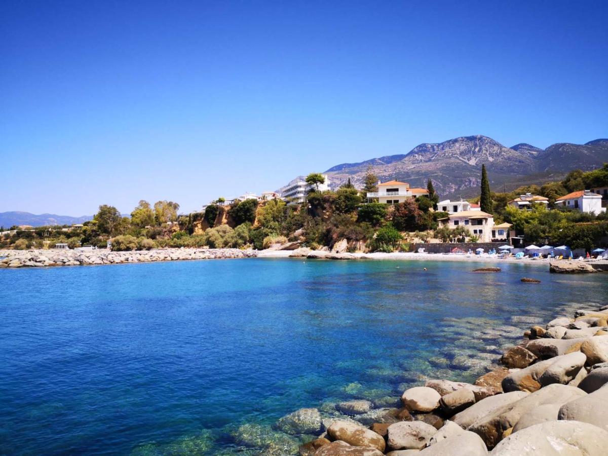 Panos & Antzy Apartments Kalamata Bagian luar foto