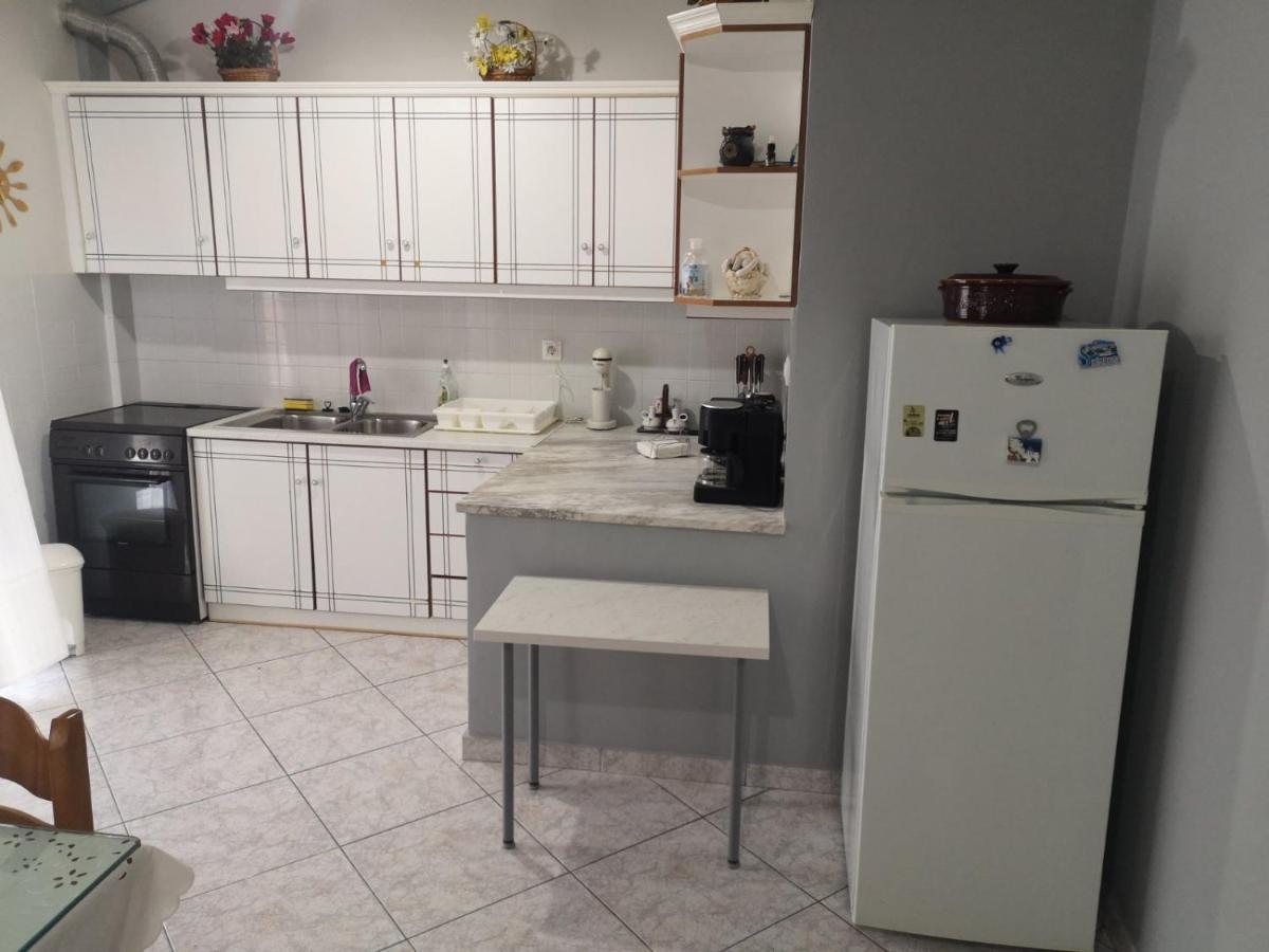 Panos & Antzy Apartments Kalamata Bagian luar foto