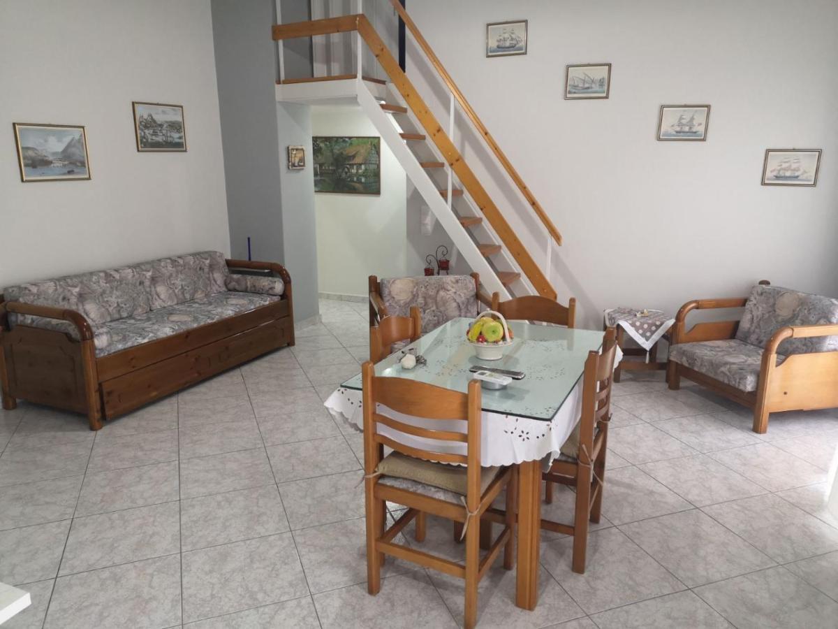 Panos & Antzy Apartments Kalamata Bagian luar foto