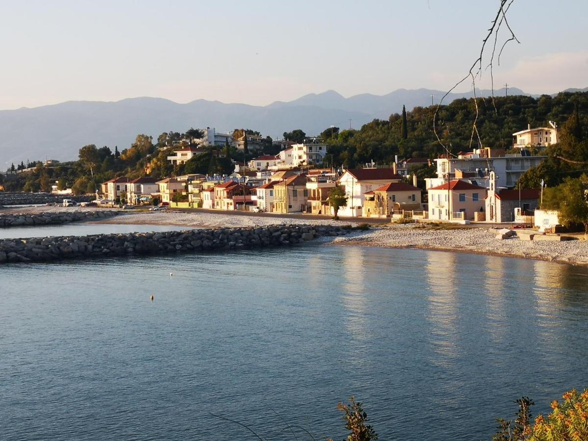 Panos & Antzy Apartments Kalamata Bagian luar foto
